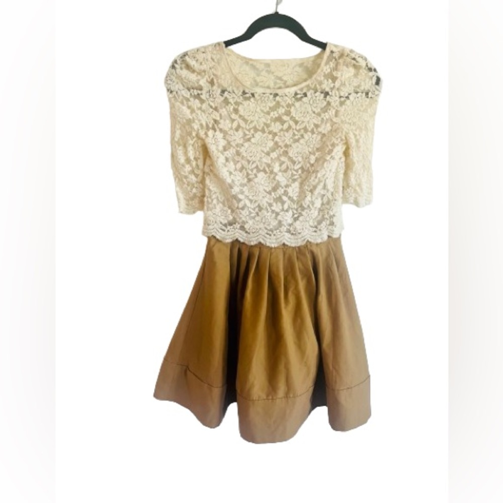 Fit and flare lace top dress. Cute holiday dress! Size S